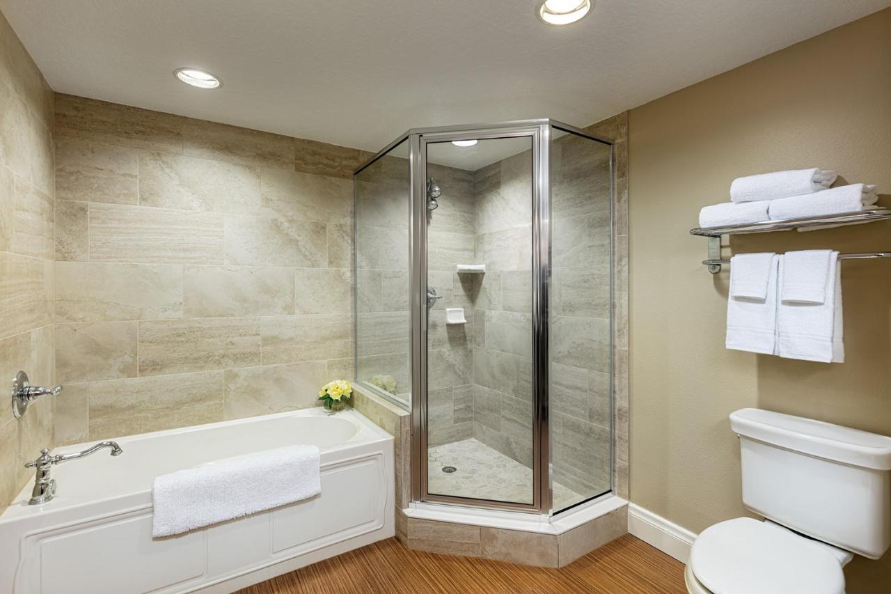 Executive Suite,1636749990:JPEG